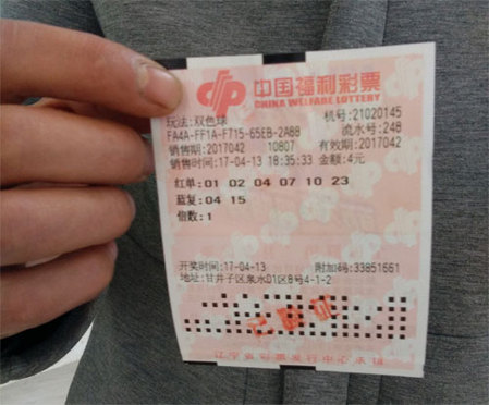 美女脱光